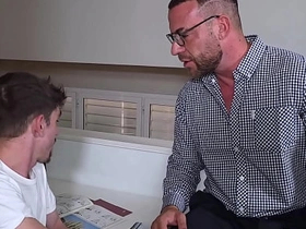 意大利原味性爱技巧荣誉学位 [预告片] chinese step brother gay porn