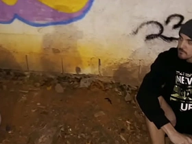 已婚猛男在海滩抽了大麻硬得不行 最后抓了个流浪汉狠狠操屁眼射满精液 gay chinese twinks porn