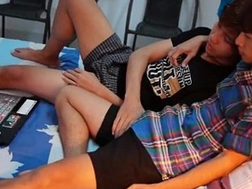 亚洲小鲜肉看片后欲火焚身 teen china gay porn