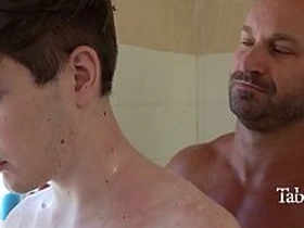 瘦猴打扫房子 继父就给他通水管 korean police gay porn